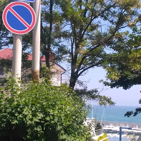 度假居 Near The Sea 敖德萨